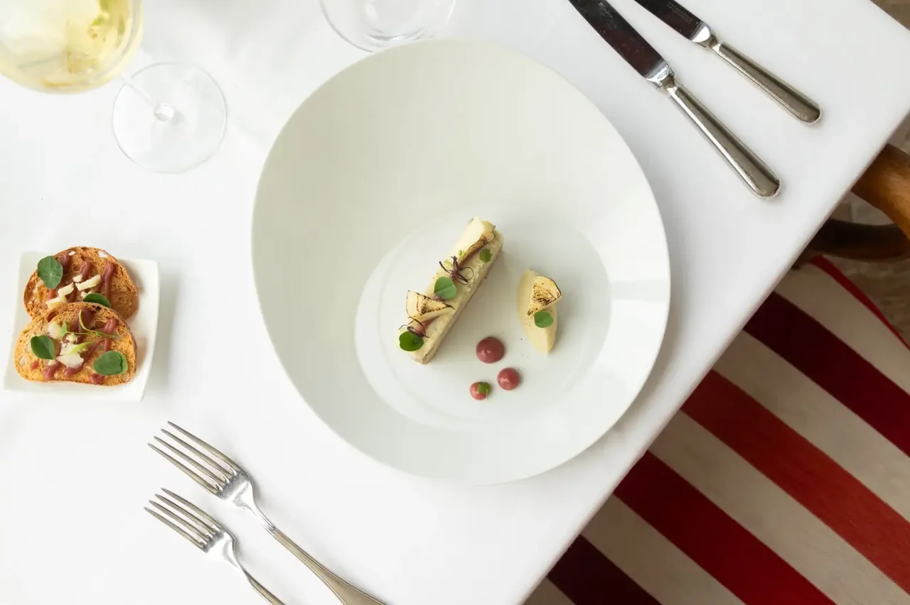 Fine dining at Elvorohotel Retreat
